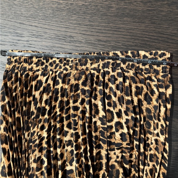 Zara Leopard Print Pleated Midi Skirt with Slit - Picture 4 of 4